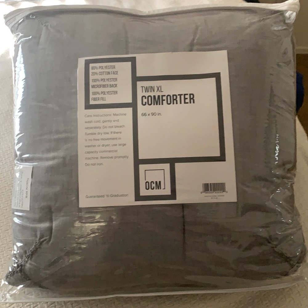 New in plastic! Twin XL comforter.
